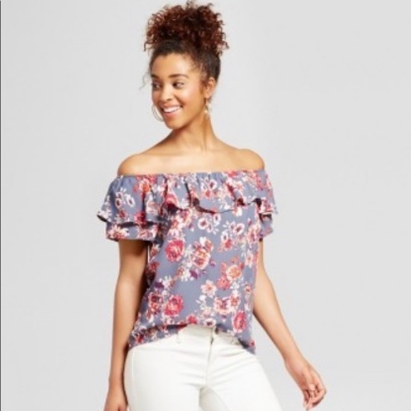 〰️ CUTE, FLIRTY & FUN TOP 〰️ - Picture 1 of 7